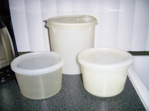 Set Of Three Tupperware Storage Serving Bowls BNK400