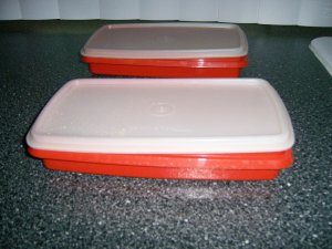 Tupperware Storage Containers w Covers BNK408