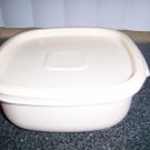 Rubbermade 8x7x3 or 6 Cup Serving Storage Dish BNK409