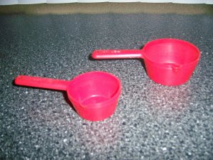 Measuring Cups 1/2 and 1/4 Cup Size BNK412
