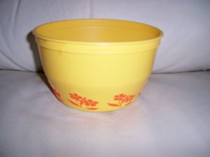 Yellow Plastic Bowl w Red Flower Design on Bottom BNK432