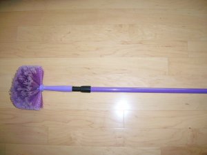 Soft Duster Hard To Reach Handle BNK454