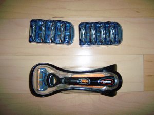 Gillettte Fusion Power Razor & Blades  BNK490
