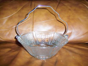 Glass Decorated Serving Dish 7x3 w Silver Handle BNK509
