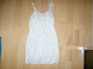Ladies Slip Size 32 BNK619