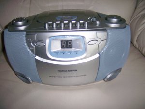 Portable CD And Stereo AM-FM Radio  BNK842