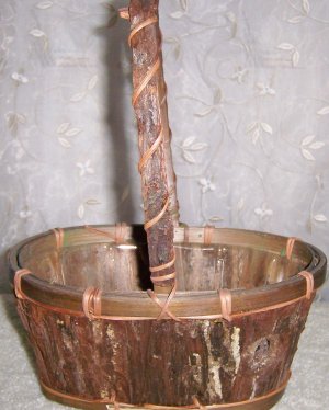 Brown Basket w Wood Grain Also Has Plant Insert BNK915