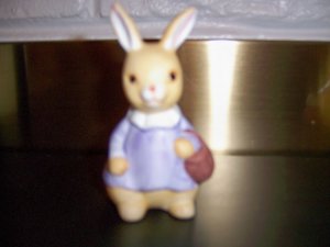 Standing Ceramic Bunny W Purse 3 1/2"  BNK1369