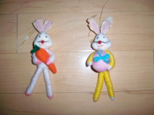 Pair Yarn Bunnies One W Carrot One W Egg  BNK1370