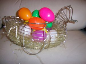 Wire Hen W Hollow Eggs  BNK1373