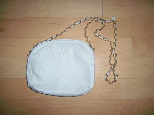 White Purse With Gold Chain Shoulder Strap BNK1499