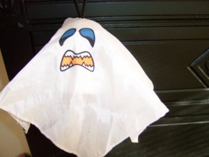 Ghost On Ball Hanging Design  BNK1547