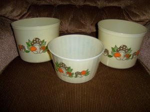 Set Of Three Musroom Design Decorated Bowls BNK1593