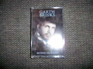 Cassete "Garth Brooks Beyond The Season"  BNK1669
