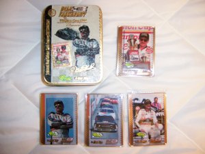 Dale Earnhardt Tin With Four Memorabil Cards  BNK1703