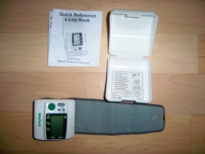 Wrist Blood Preasure Moniter w Case & Instructions BNK1850