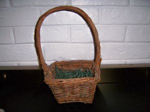 Basket w Green Grass  BNK1889
