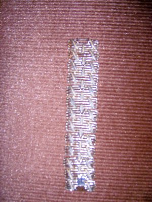 Gold Tone Bracelet  BNK1977