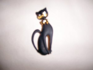 Black Cat W Zircon And Gold Trim Pin  BNK1982