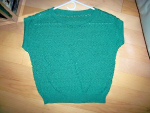 Ladies/Misses Sweater  Green   Size 34 BNK1988