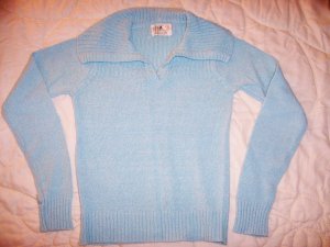 Ladies/Misses Sweater Lt Blue L Sleeves Size 34  BNK2116