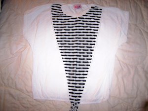 Ladies/Misses White W Blk/White Yoke Size 34 Top BNK2126