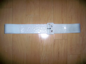 LAdies/Misses White Alligator Leather Trim Belt Size 28-30 BNK2167
