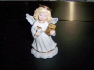 Angel With Presents Generous Georgette  BNK2237
