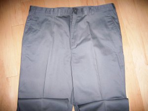 Men's Pants Tan By Haggar Size 44-31  BNK2243