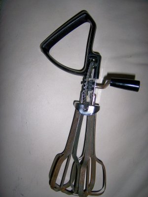 Hand Beater Slanted Handle  BNK2436