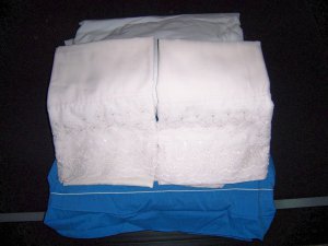 King Size Sheets Blue/Creame W Two Pillowcases  BNK2658