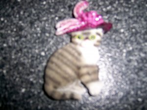 Magnet 3" Cat Grey/White W Rose Plumb Hat  BNK2711