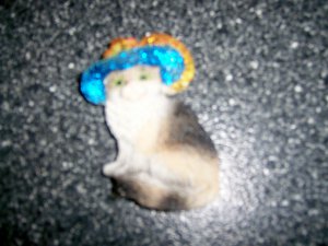 Magnet 3"x1" Black/White Cat W  Blue & Gold Hat BNK2712