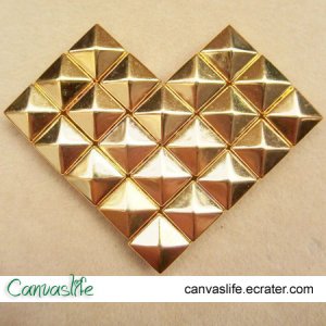 100pcs 7MM Golden Color Pyramid STUDS