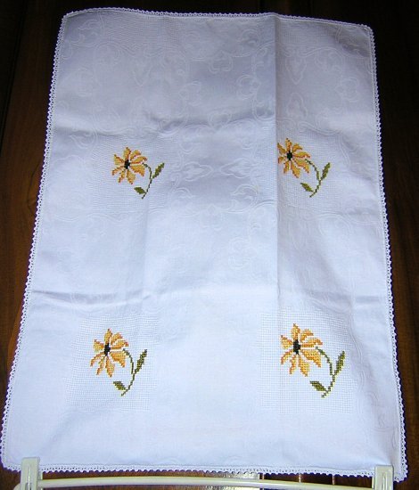 Petit-point cotton damask towel crocheted edge vintage linens hc1047