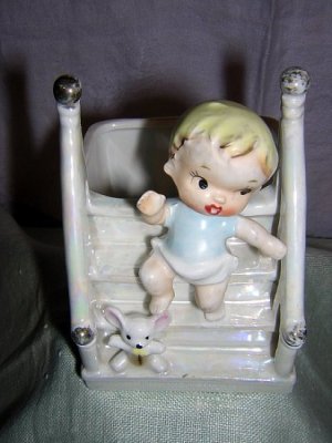 Relpo luster ware nursery planter Kewpie baby on steps 5397 vintage hc1130