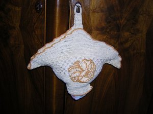 Vintage Hand-crocheted flower basket thing 1940s-50s hc1155