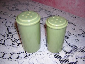 1970s Avocado salt pepper shakers Danish modern vintage hc1168