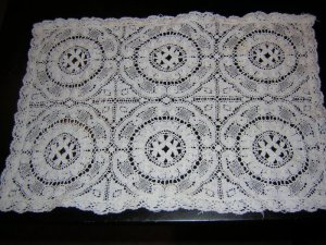 Cluny Leavers Lace doily tray mat vintage beautiful hc1372