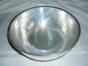 Eames era 1950s hammered aluminum bowl wonderfully showy hc1391