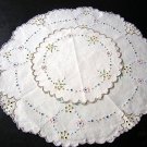 Madeira embroidered table mat & centerpiece 2 vintage pieces hc1509