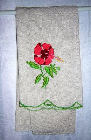 Embroidered hand guest towel satin stitch society silk style vintage linens  hc1779