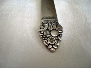 King Cedric large solid jelly server 1933 Community Oneida silverplate hc1796