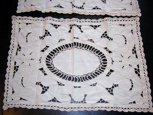2 Lavish cutwork table mats with crocheted accents vintage hc1821