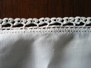 Antique linen tablecloth with tatted threadwork edge antique linens hc1830