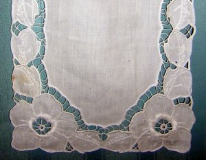Antique  table mat whitework cutwork linen doily lovely hc1895