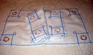 6 Placemats and 1 table runner linen embroidered Art Deco hc2057