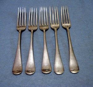 5 Antique dinner forks silver plate 2 makers same pattern 19th century antique silver hc2107