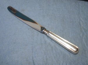 Birks Regency Plate dinner knife Tudor pattern excellent silverplate hc2150
