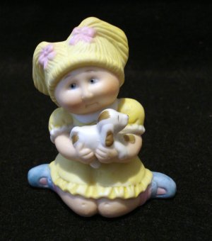 CPK Cabbage Patch Kids 1984 figurine girl with puppy vintage collectibles hc2161